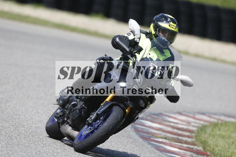 /Archiv-2025/09 22.04.2025 Cornu Master School ADR/gruen-vert/26